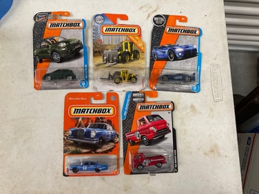 Lot of 5 matchbox diecast cars