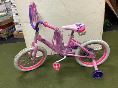 6 Shelf Metal Shelf *one Leg piece missing* (73in Tall)