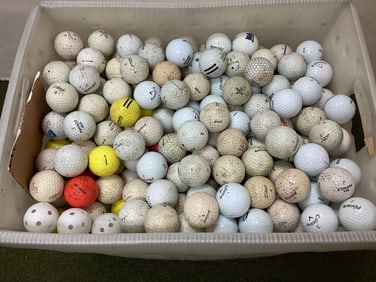 Wooden Half Round Table (28.5inx28.5inx12in)