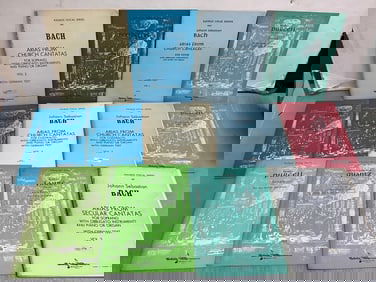 VIntage books (Peanuts, ofical guide to bottles, Russ Hodge baseball complete and more)