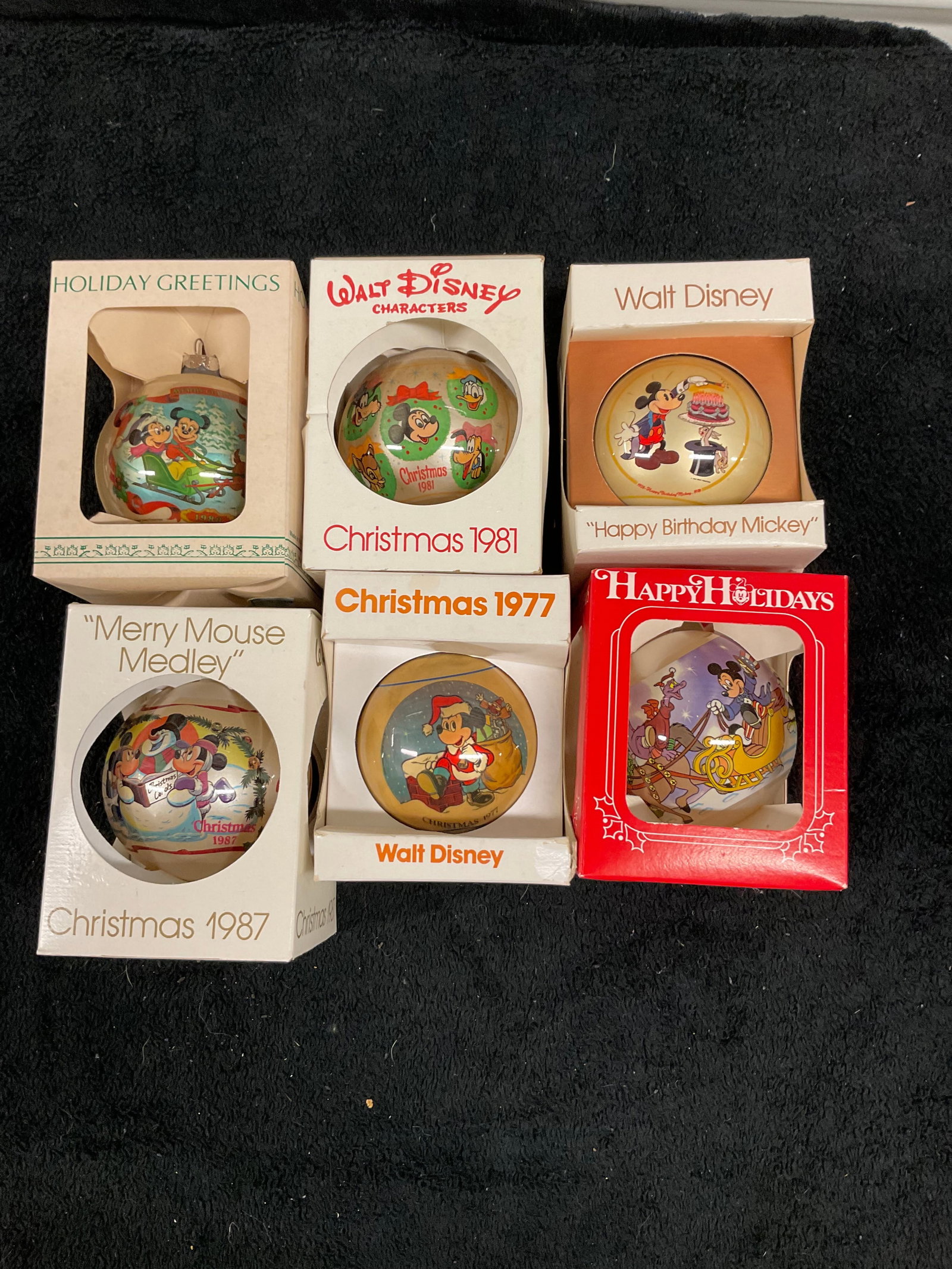 lot of 6 vintage disney christmas ornamanets: lot of 6 vintage disney christmas ornamanets