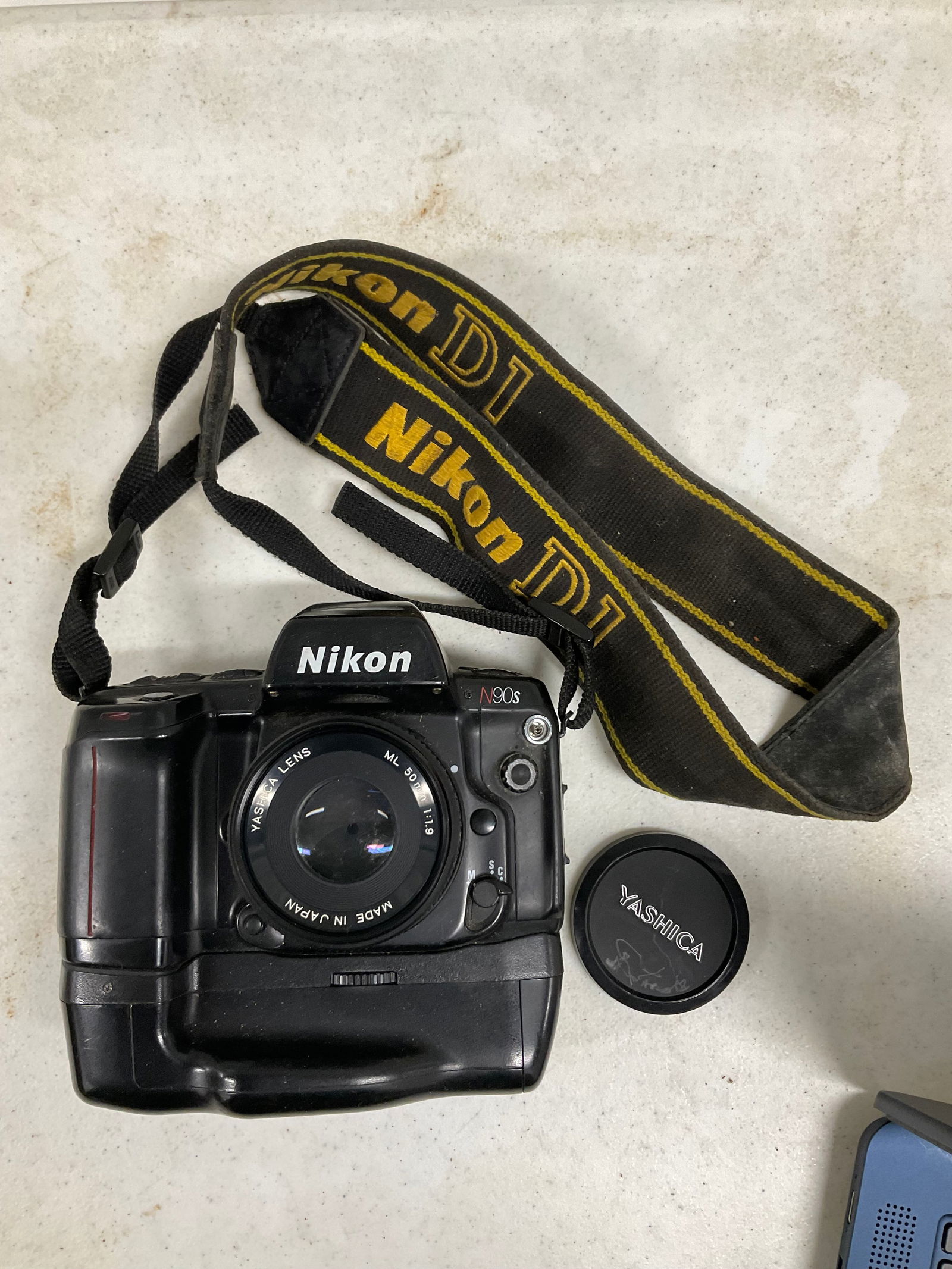 nikon N90s camera with Yashica lens: nikon N90s camera with Yashica lens