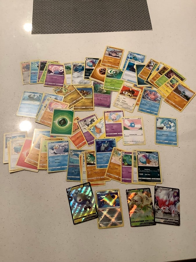 Big lot of pokemon cards (1 of 1)