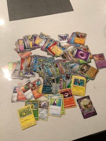 Huge lot of pokemon cards