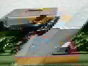 Singer sewing machine EN047158 12x9.5