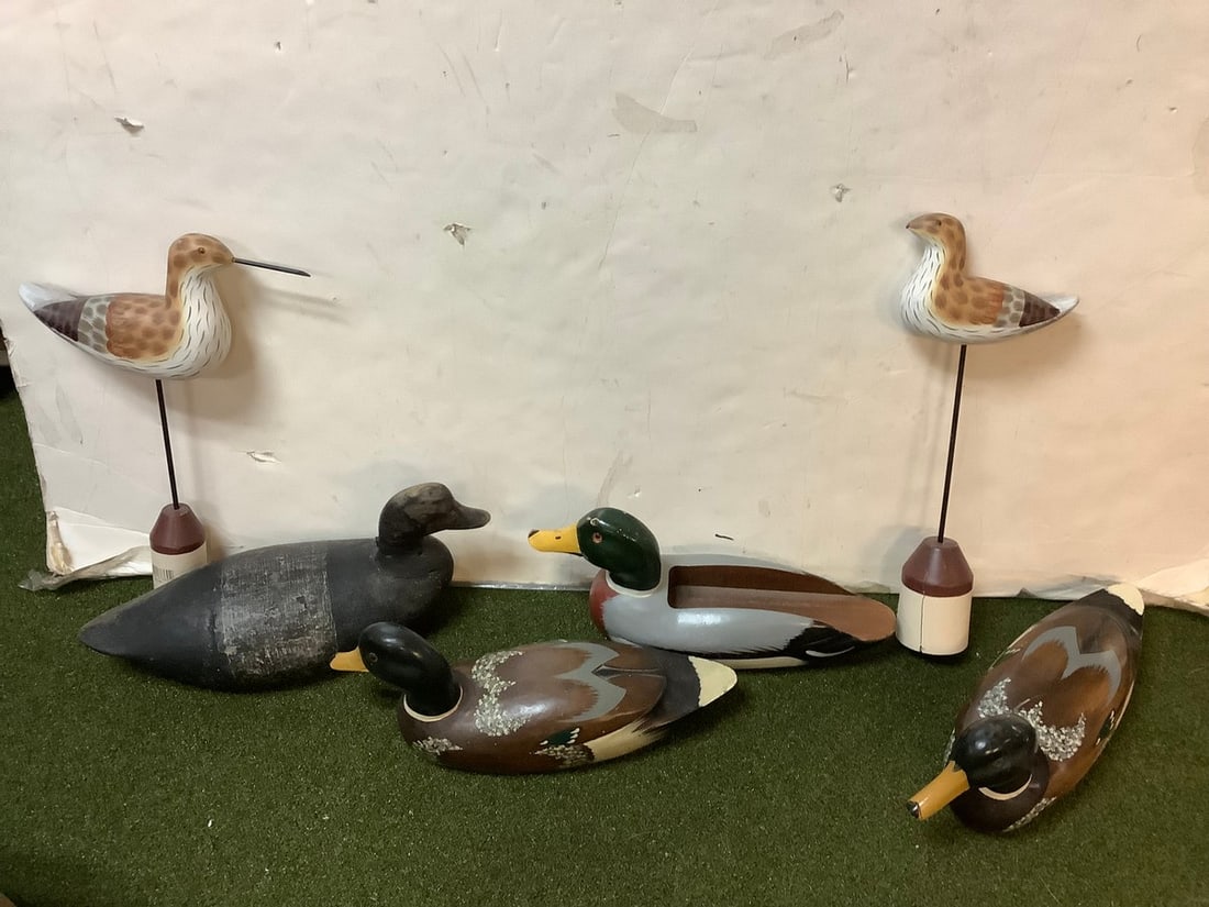 Hand carved wood ducks 15in longest: Hand carved wood ducks 15in longest
