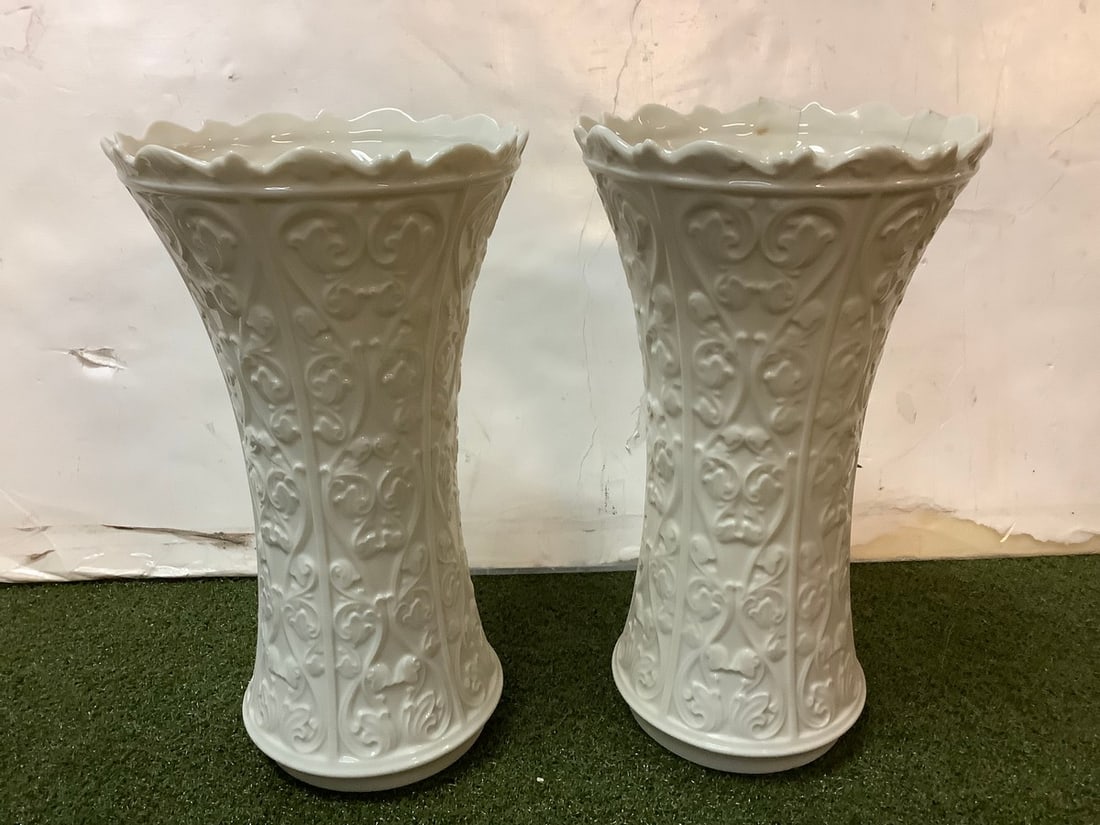 LENOX wentworth vases set of 2 11in tall: LENOX wentworth vases set of 2 11in tall