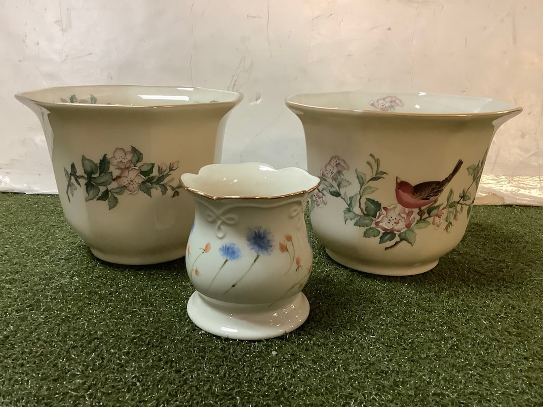 LENOX cache pots and porcelain floral votives: LENOX cache pots and porcelain floral votives