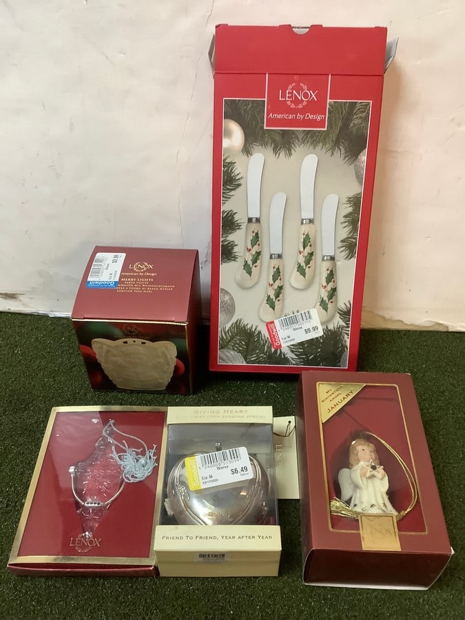 LENOX Christmas knives, santa votive, christmas ornaments and more: LENOX Christmas knives, santa votive, christmas ornaments and more