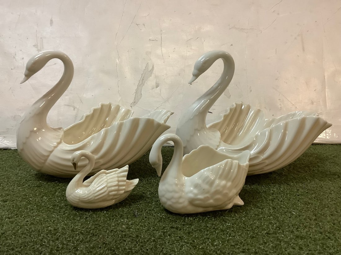 LENOX swans 9in longest: LENOX swans 9in longest