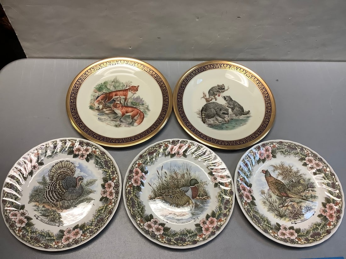 Decorative Ceramic Plates (Churchill, Lenox and more) Largest - 10.5in (1 of 1)