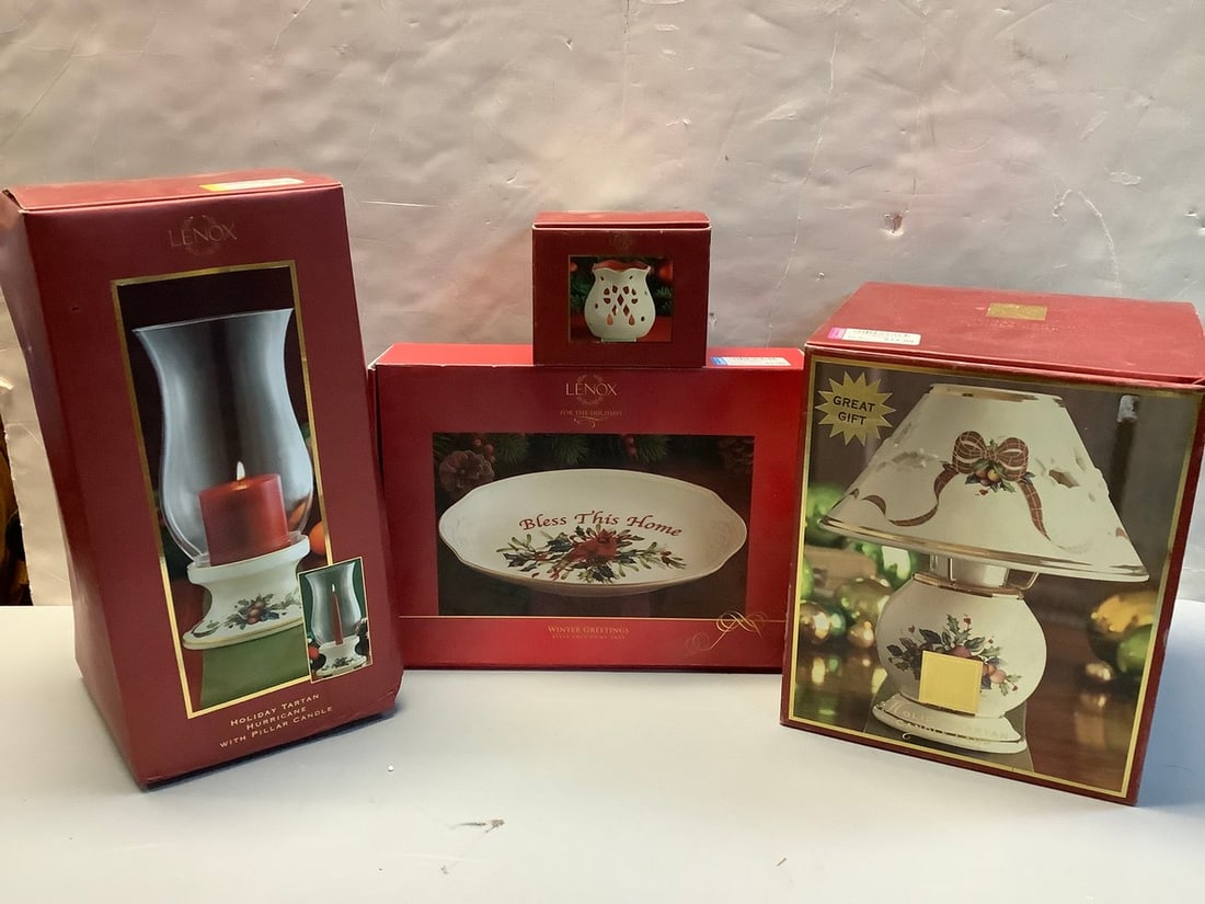 Lenox Holiday Tartan Hurricane with Pillar Candle, Candle Lamp, Home Tray, and Seasonal Brights (1 of 1)