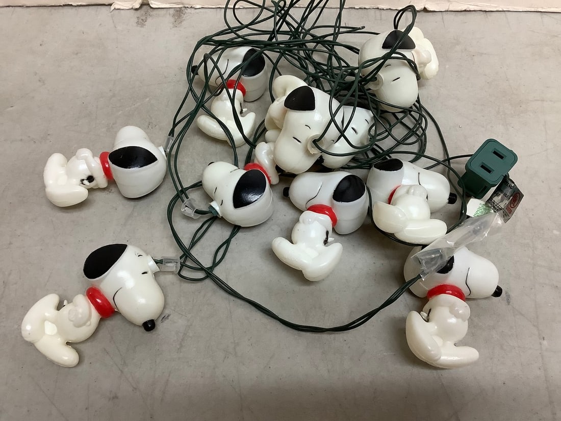 Snoopy Christmas lights: Snoopy Christmas lights