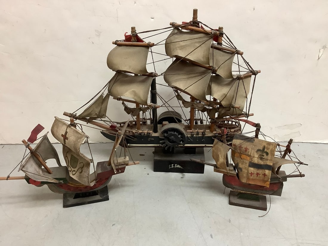 Various Vintage Boat Decor (Tallest - 13.25in): Various Vintage Boat Decor (Tallest - 13.25in)