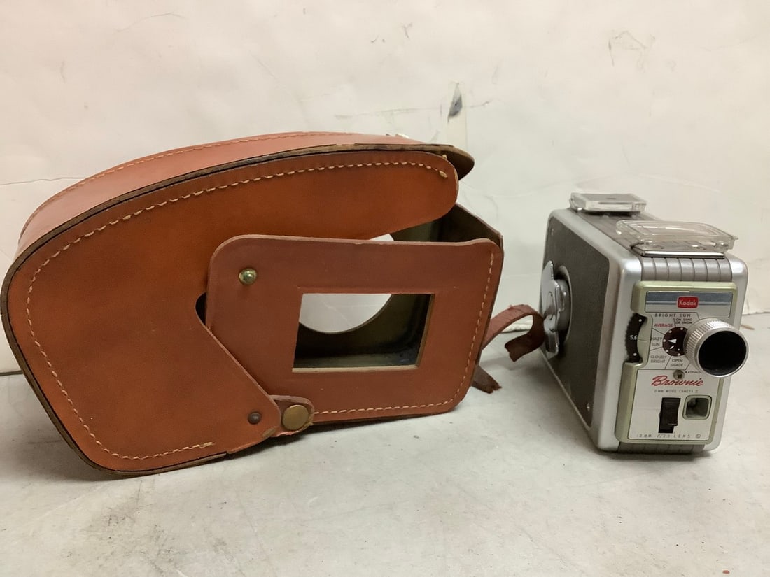 Kodak Brownie 8mm Movie Camera II: Kodak Brownie 8mm Movie Camera II