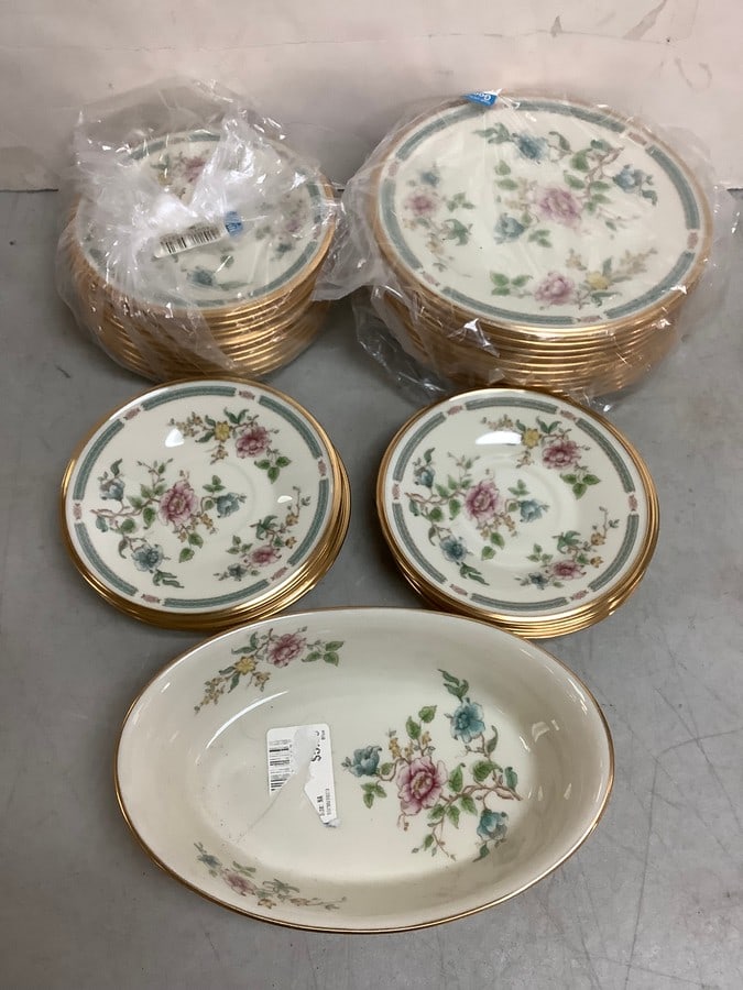 LENOX Morning blossum dish set 8.75in longest (1 of 1)