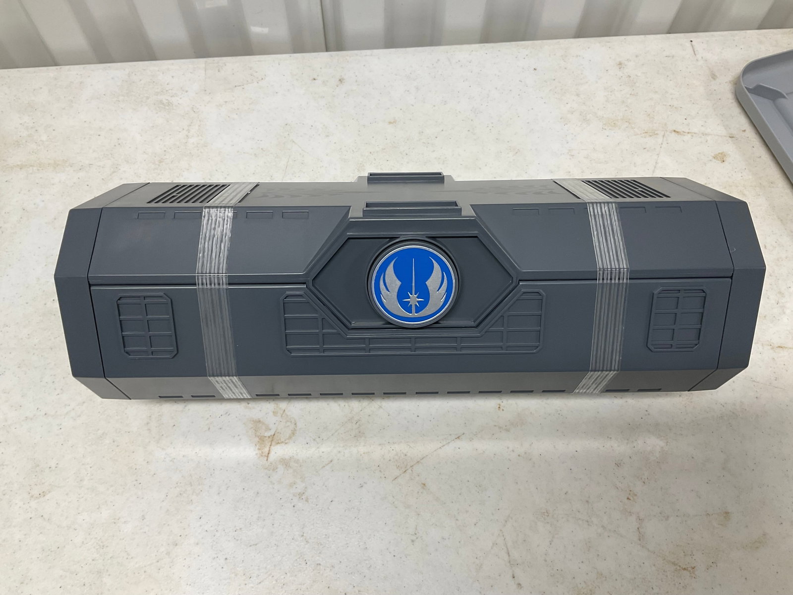 Disney Galaxy's Edge Plo Koon Legacy Lightsaber Hilt: Disney Galaxy's Edge Plo Koon Legacy Lightsaber Hilt