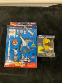Lot of 2: Pac-Man Light & Realtoy Metal Space Mission Kennedy Space set