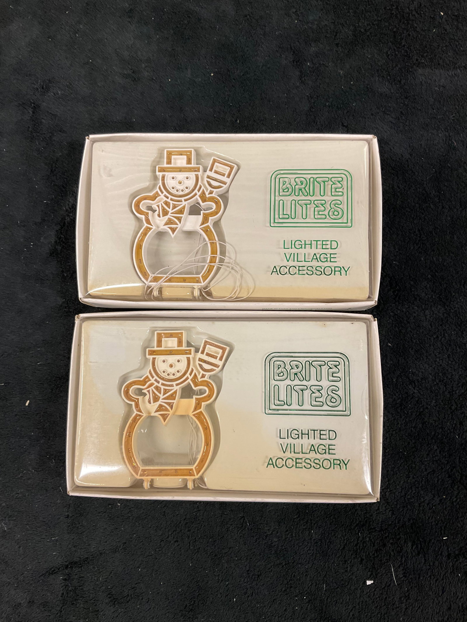 Lot of 2: Department 56 Christmas Village Accessory & Lighted Christmas Ornament: Lot of 2: Department 56 Christmas Village Accessory & Lighted Christmas Ornament