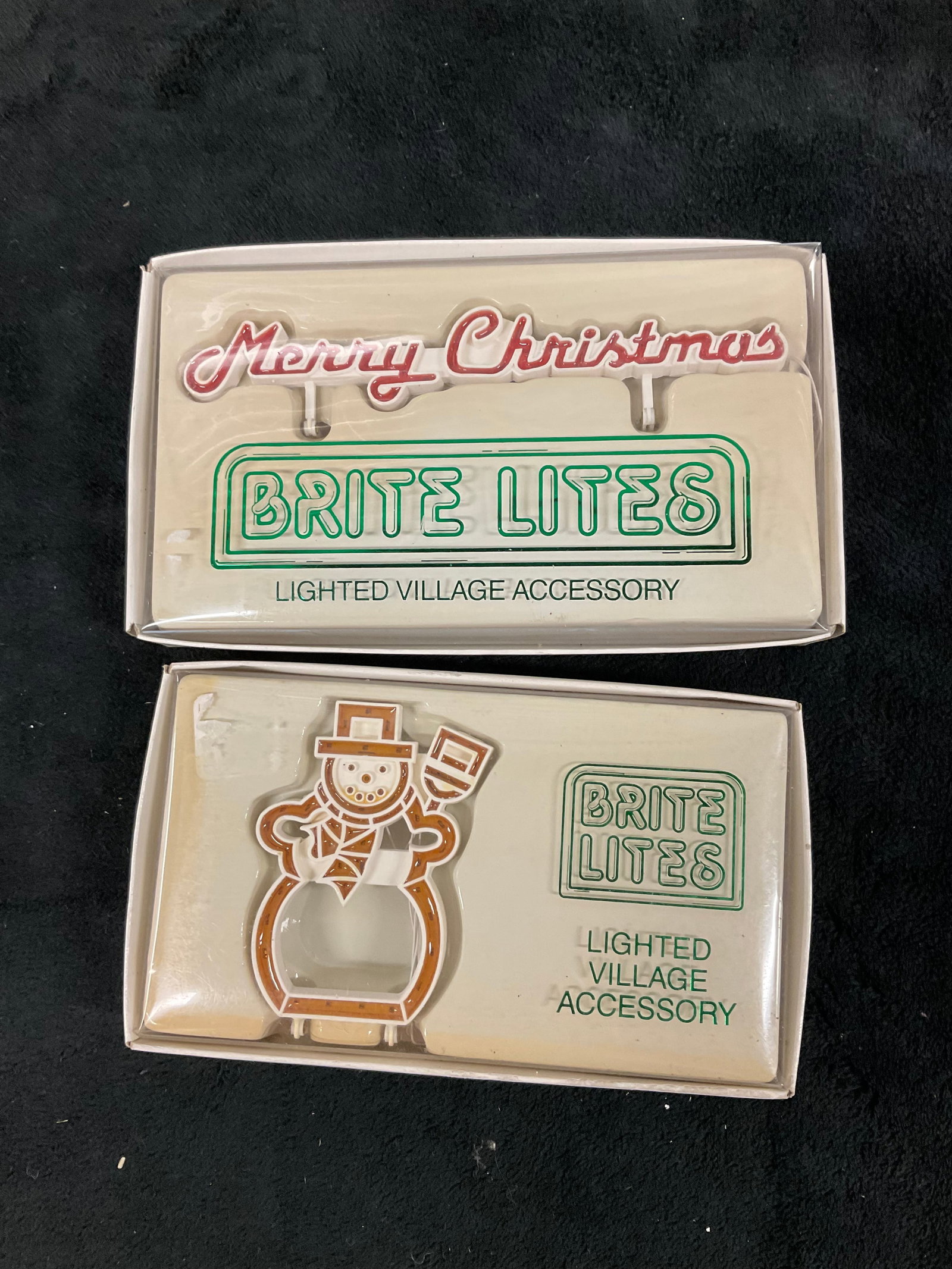 Lot of 2: Department 56 Christmas Village Accessory & Lighted Christmas Ornament: Lot of 2: Department 56 Christmas Village Accessory & Lighted Christmas Ornament