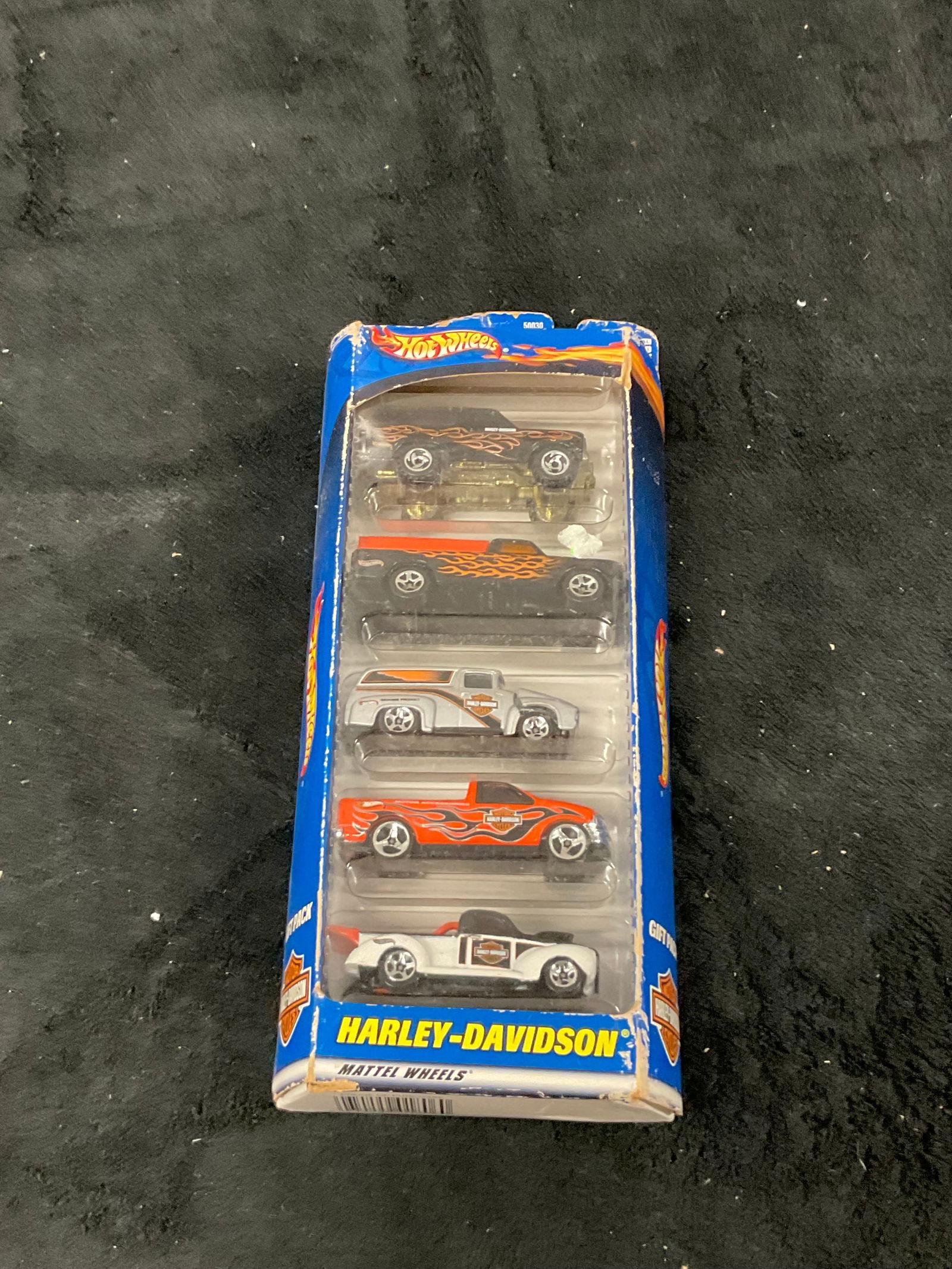 Pack of 5 hot wheels cars: Pack of 5 hot wheels cars