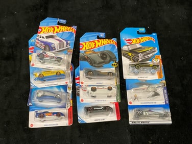 Lot of 10 hot wheels cars