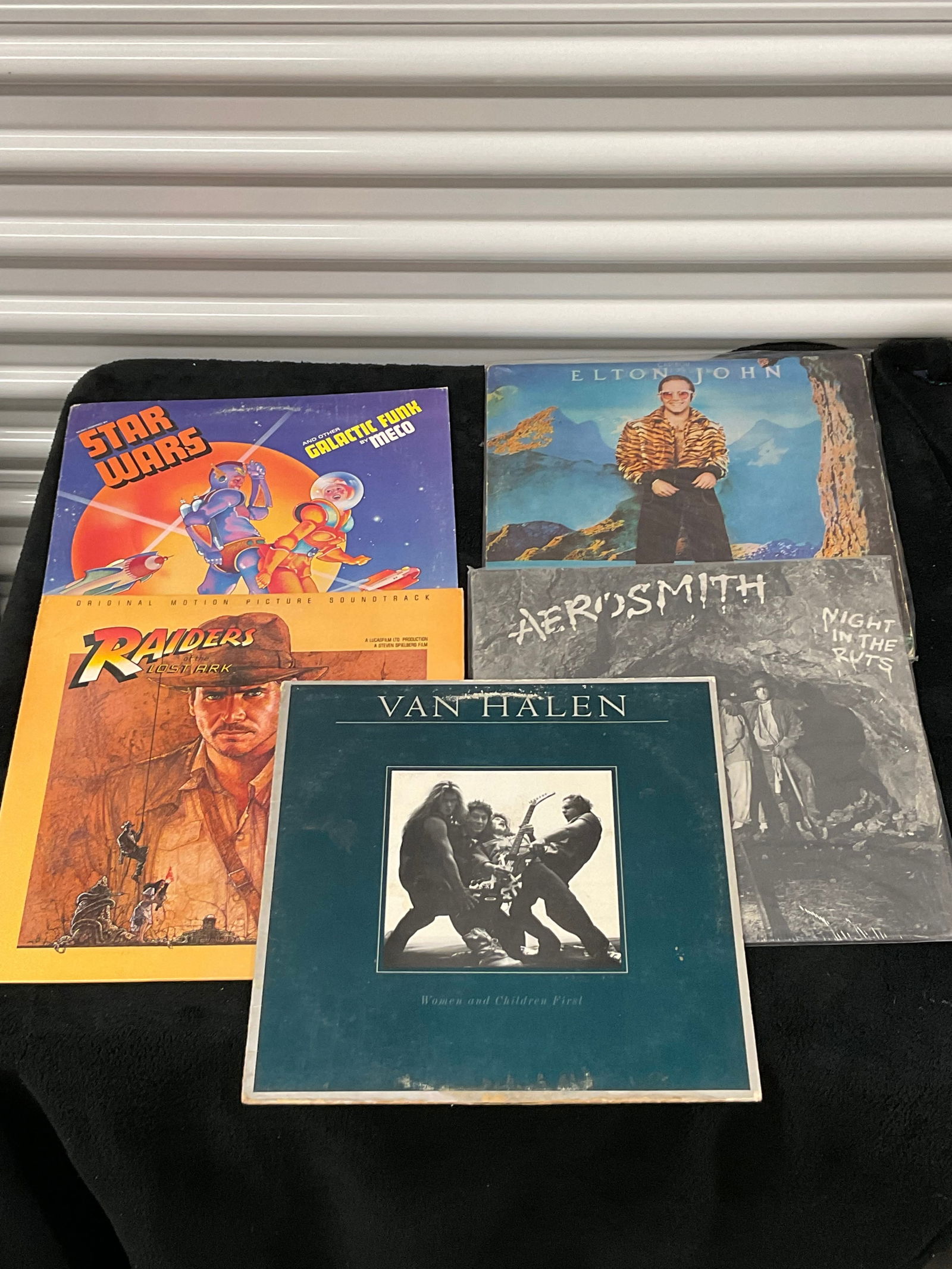 Lot of 5 vintage records (1 of 1)