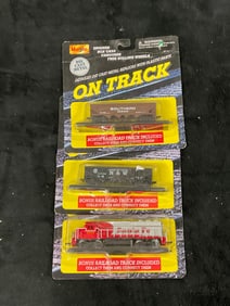 Lot of 3 maisto metal cars with bonus track