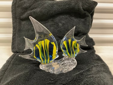 Pele's Glass Hawaii made in Taiwan art glass fish 8x7