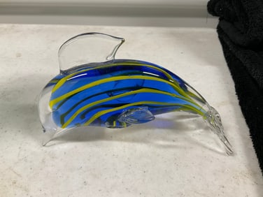 Pele's Glass Hawaii made in Taiwan art glass dolphin 6 inches long