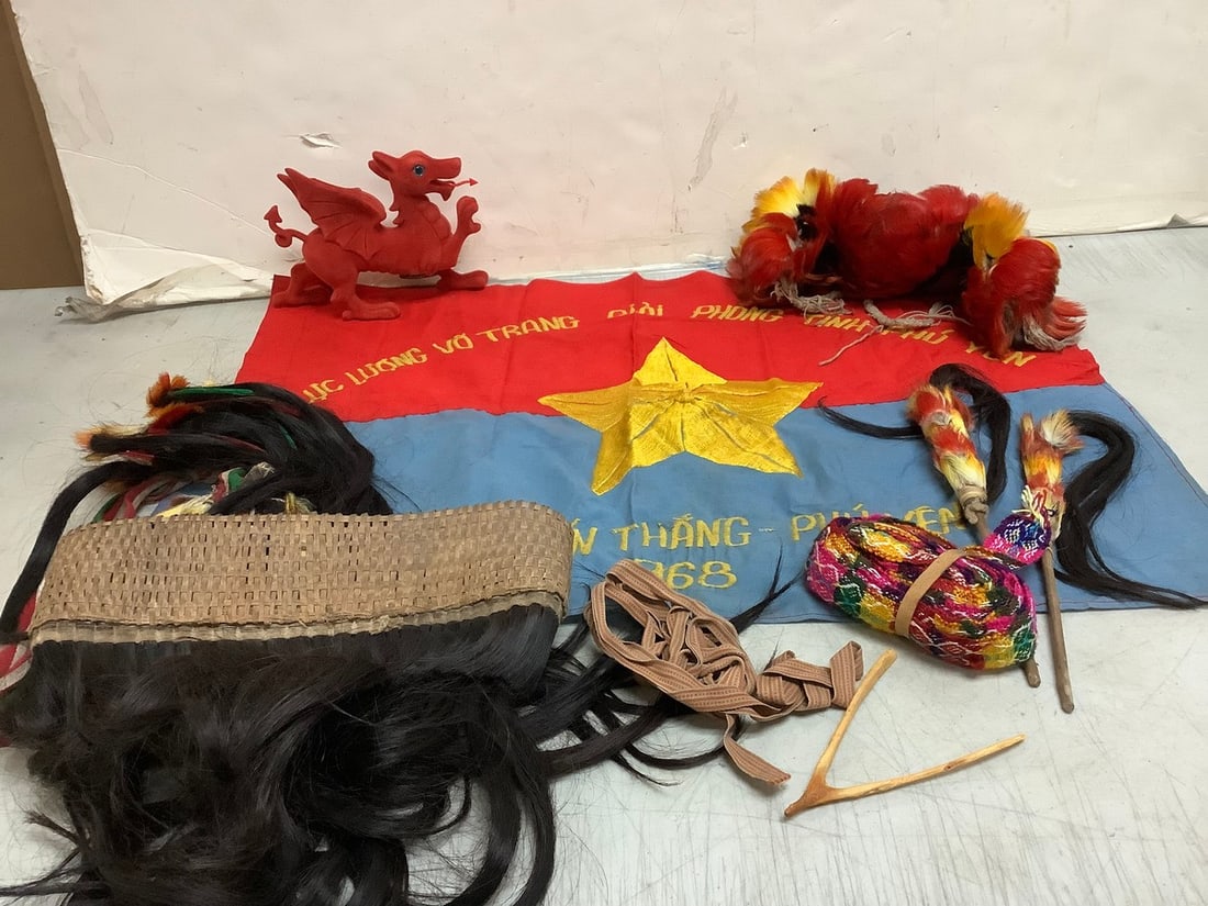 Dragon bank(5.75in.tall), foreign flag, and more: Dragon bank(5.75in.tall), foreign flag, and more