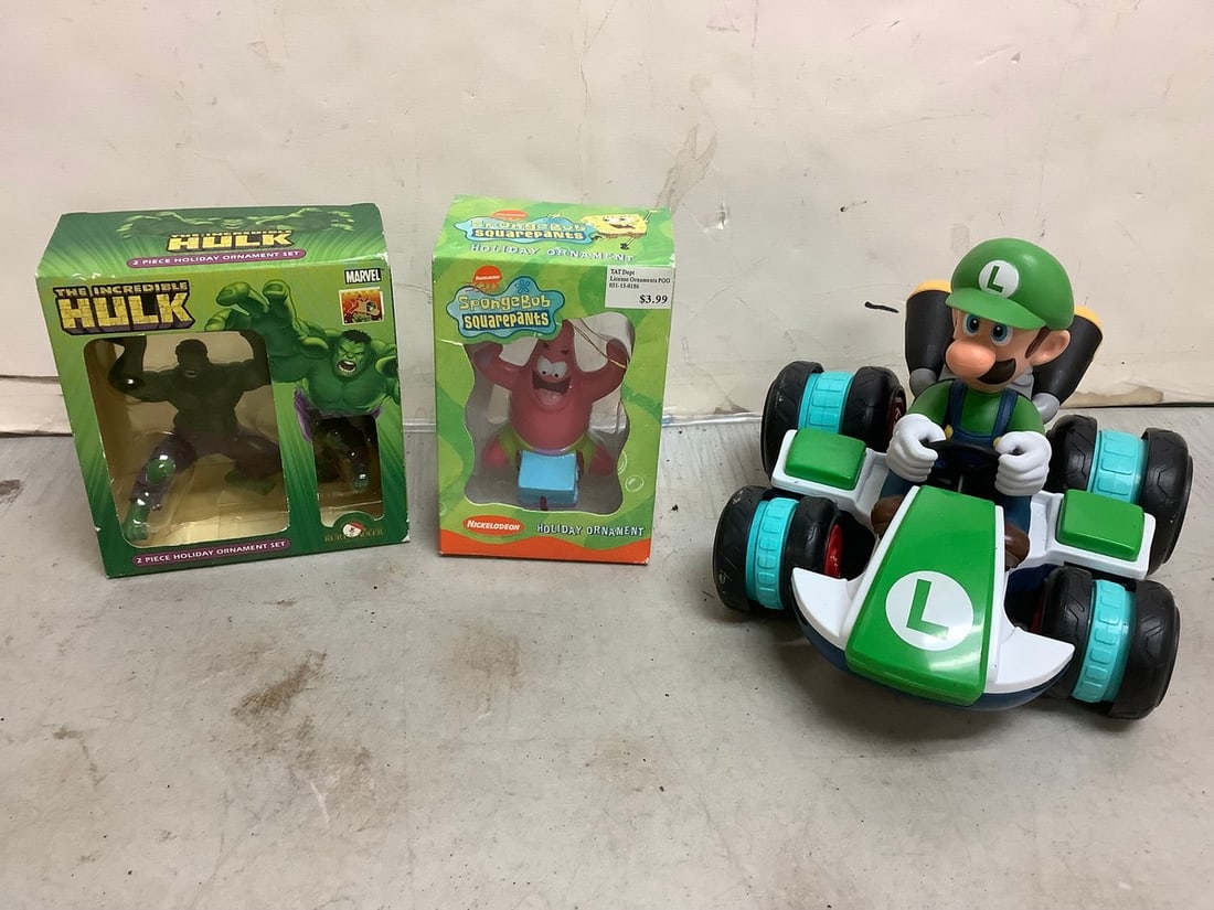 Luigi Mario Kart toy and Christmas ornaments(The Incredible Hulk/Spongebob Squarepants): Luigi Mario Kart toy and Christmas ornaments(The Incredible Hulk/Spongebob Squarepants)