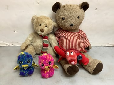 Various dolls(dragons, teddy bears, and more)