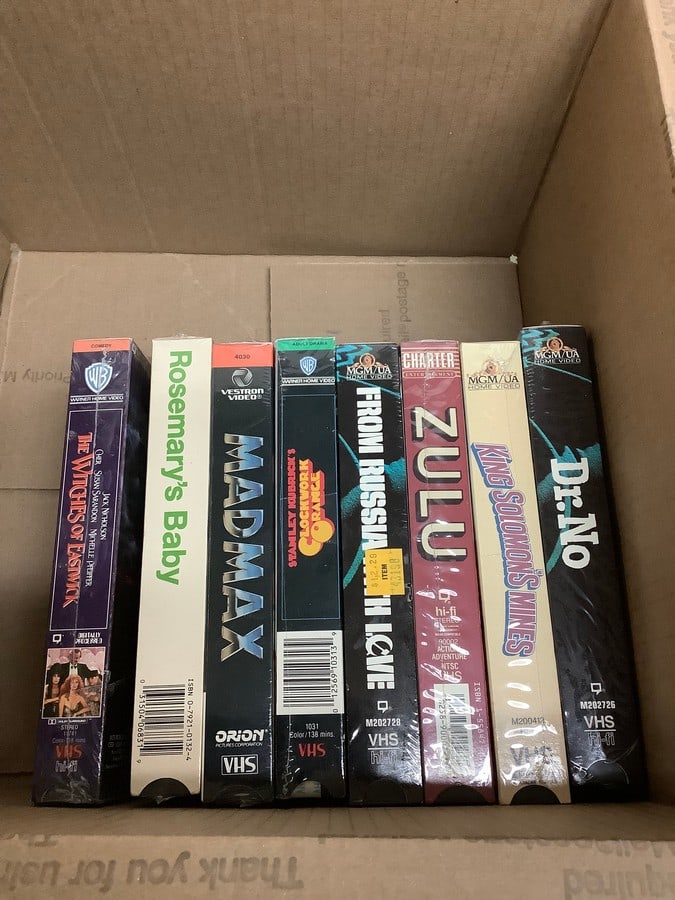 Vintage VHS tapes(Dr.No, Rosemary's Baby, The Witches of Eastwick, and more): Vintage VHS tapes(Dr.No, Rosemary's Baby, The Witches of Eastwick, and more)