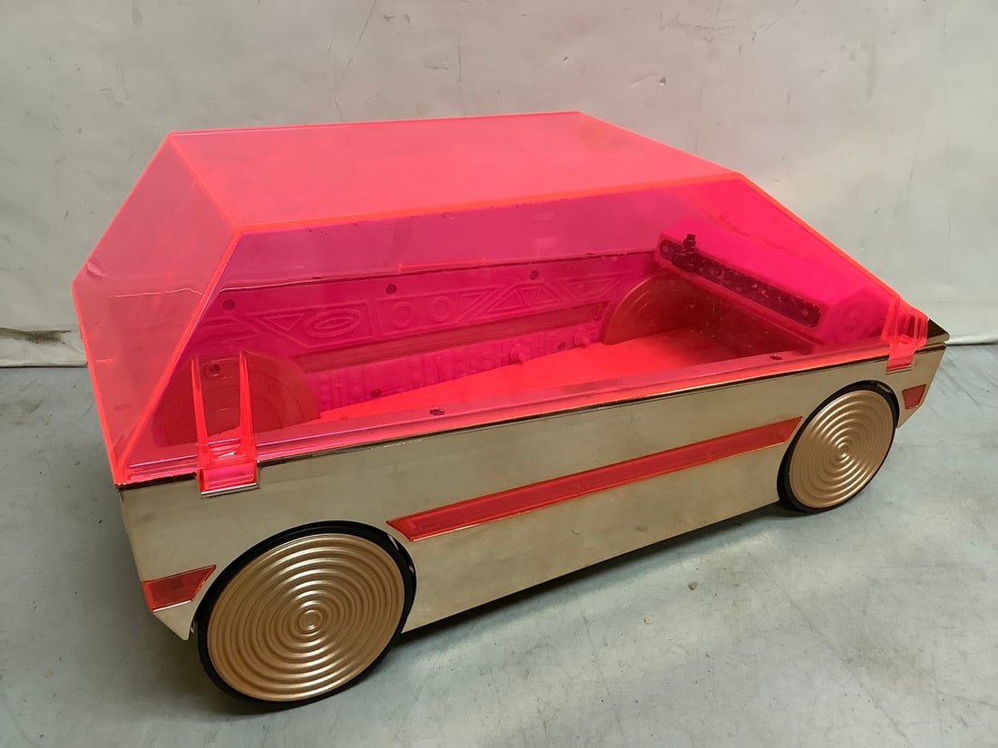 LOL Surprise 3 in 1 Party Cruiser toy: LOL Surprise 3 in 1 Party Cruiser toy