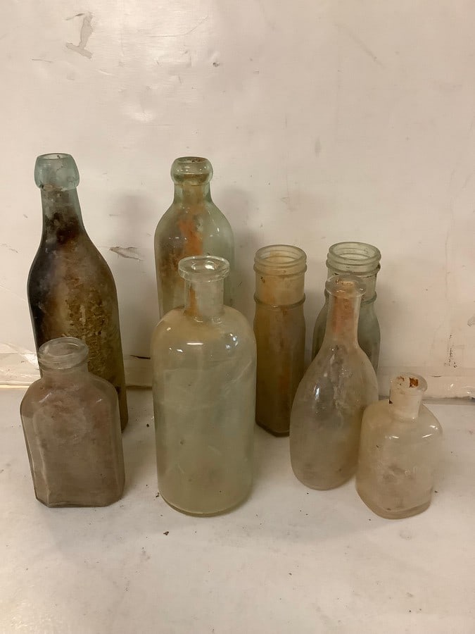 Vintage glass bottles(9.5in.tallest): Vintage glass bottles(9.5in.tallest)