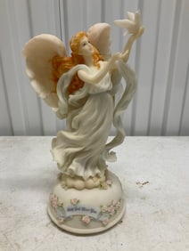 Seraphin Classics Heaven on Earth - Angels Touch music box - approx 9 inches( no box)