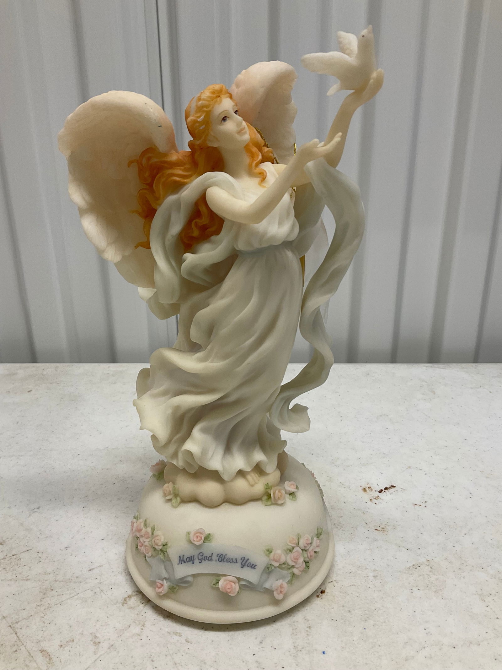 Seraphin Classics Heaven on Earth - Angels Touch music box - approx 9 inches( no box): Seraphin Classics Heaven on Earth - Angels Touch music box - approx 9 inches( no box)