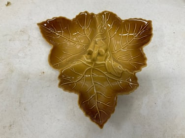 Dept 56 snack tray dish 12 inches across