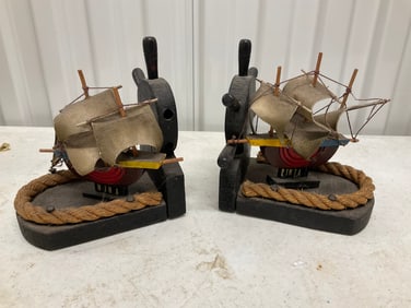 set of nina and pinta vintage book ends 6" long