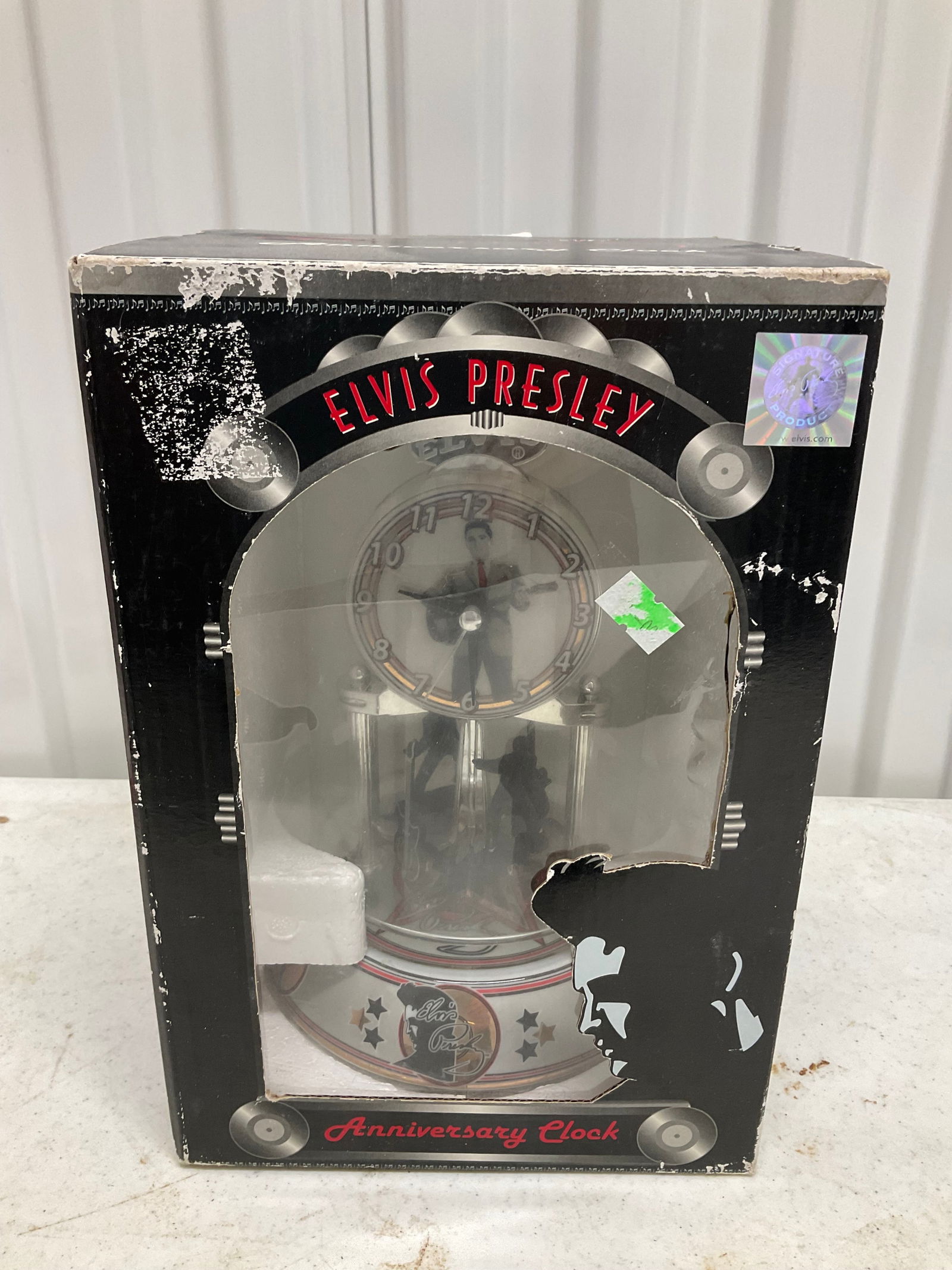 Elvis Presley collector clock new in box (1 of 1)