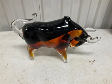 Muriano glass bull figure 10x6