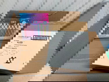 case full of 7 day glitter lip gloss new in the package set of 6