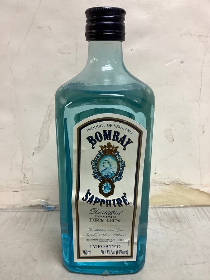 Bombay Sapphire Dry Gin (750 ML): Bombay Sapphire Dry Gin (750 ML)
