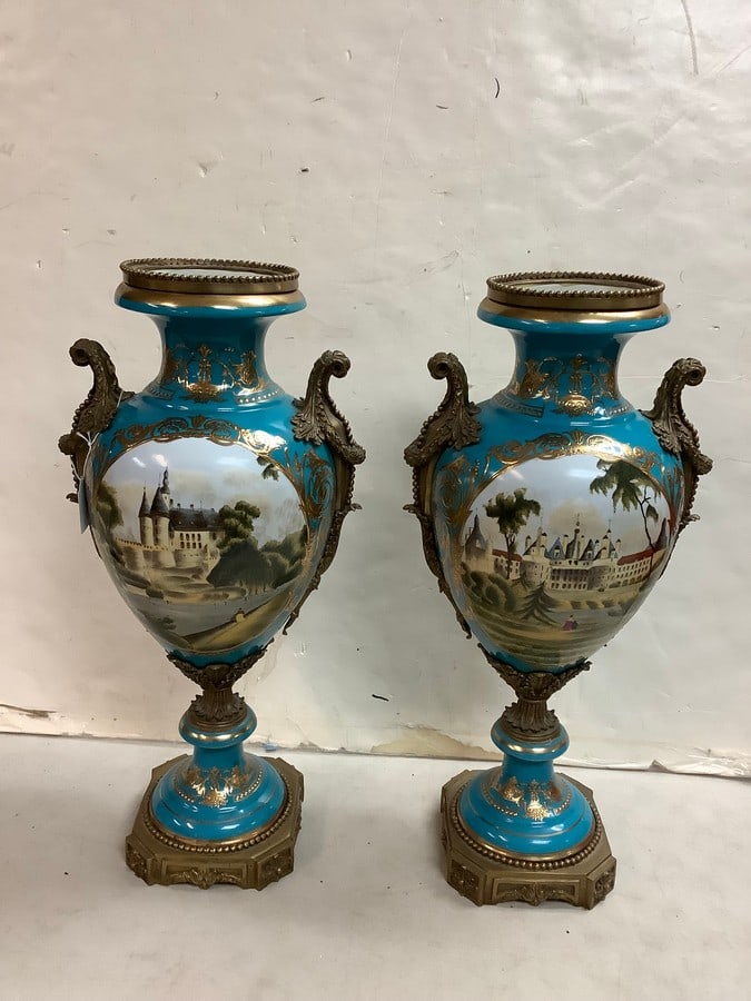 Meissen urns(20.75in.tall): Meissen urns(20.75in.tall)