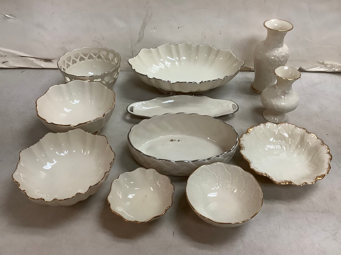 Lenox bowls, vases, and more(tallest 6.5in.): Lenox bowls, vases, and more(tallest 6.5in.)
