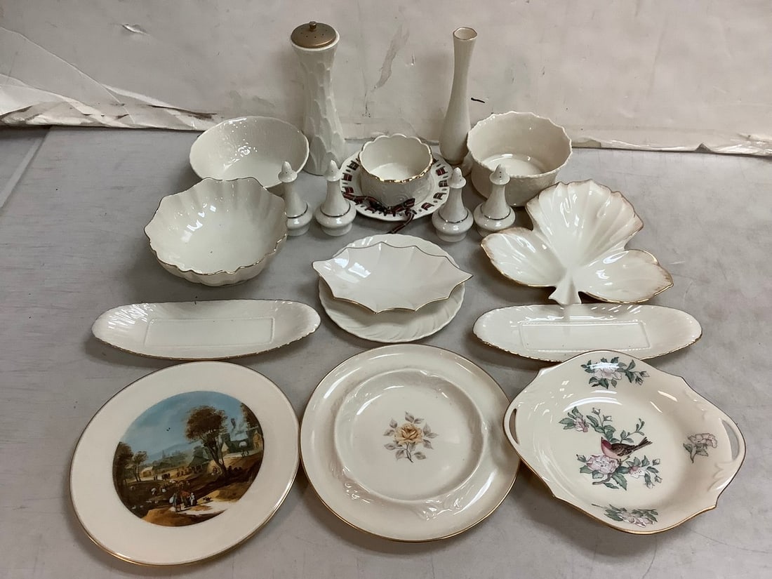 Lenox decorative plates, (tallest 7.75in.): Lenox decorative plates, (tallest 7.75in.)