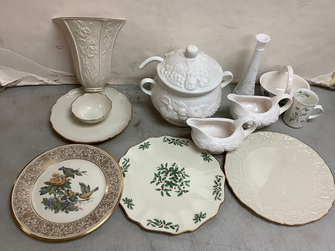 Ceramic Bowl with Lid (9.5in Tall), Gravy Boats, Plates, Chip and Dip Dish and more (Nature, Lenox, (1 of 1)