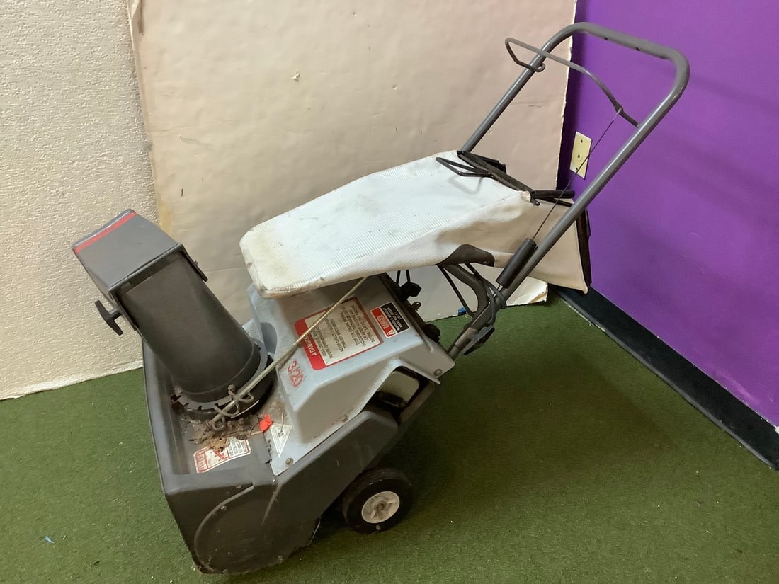 Craftsman electric snowblower (1 of 1)