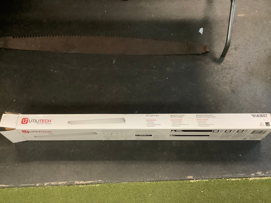Utilitech light fixture(4ft. 2 light T8 wrap) (1 of 1)